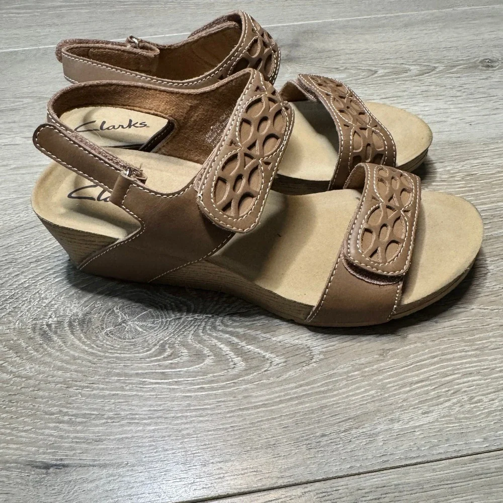 Clarks Lexi Marigold Q Tan Leather Laser Cut Wedge Sandals Size Womens‎ 7